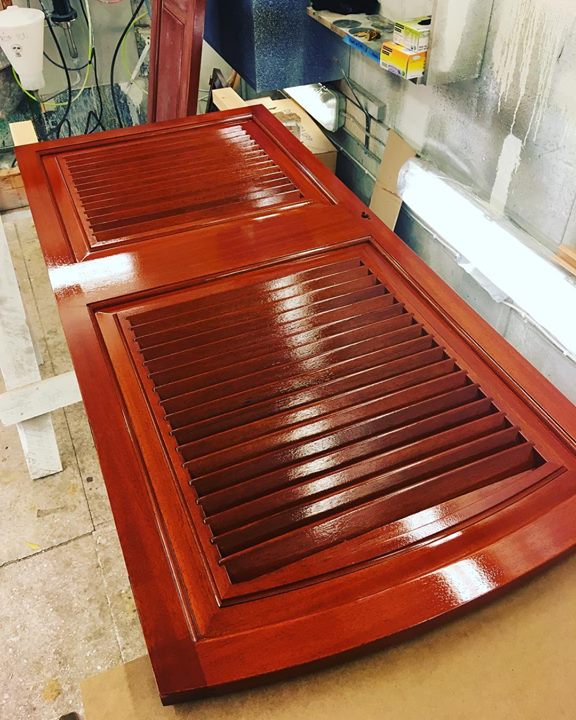 En del detaljer kräver mer tid, tålamod & kärlek. #specialsnickeri #nyadjurgårdsvarvet #linjon #boatinterior #www